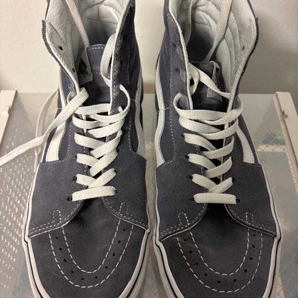 Gray and white Vans men’s 9.5 - Picture 1 of 5
